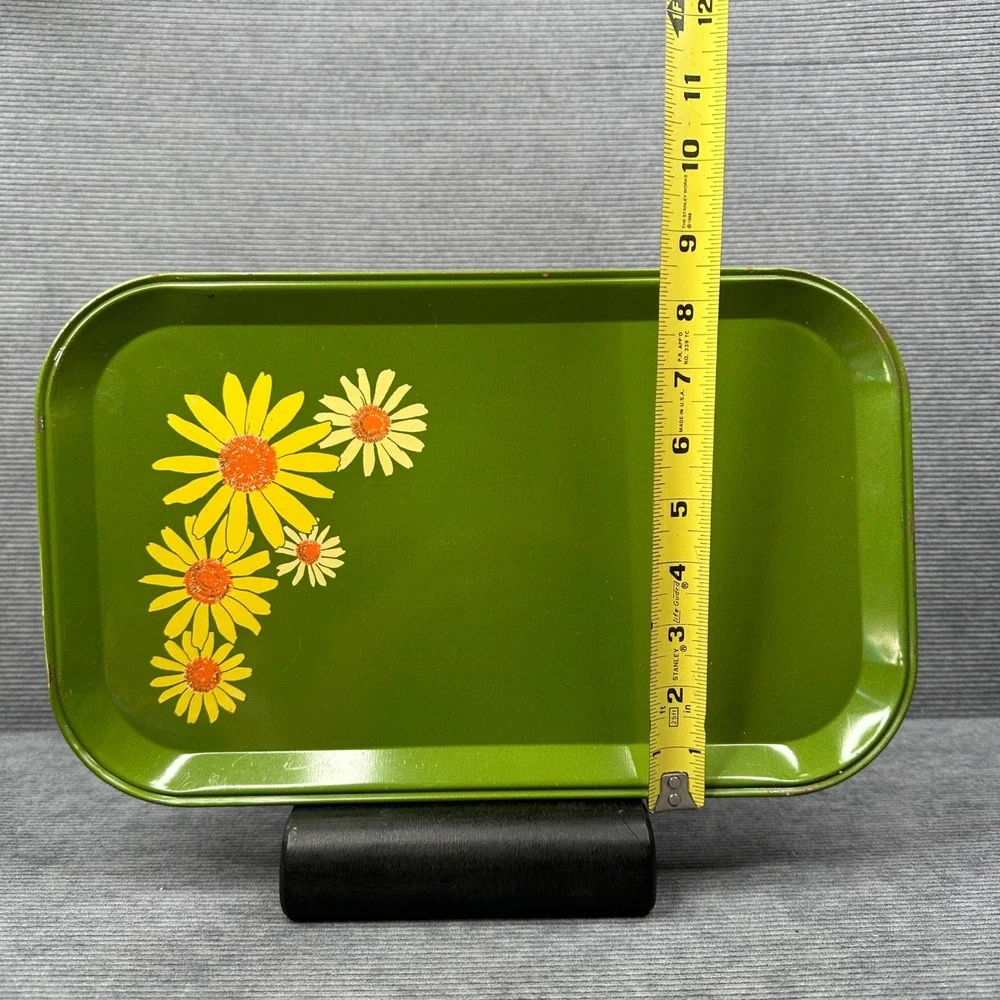 Vintage 70s Avocado Green Metal Daisy Lap Trays Set of 2 Retro Floral Tin Litho